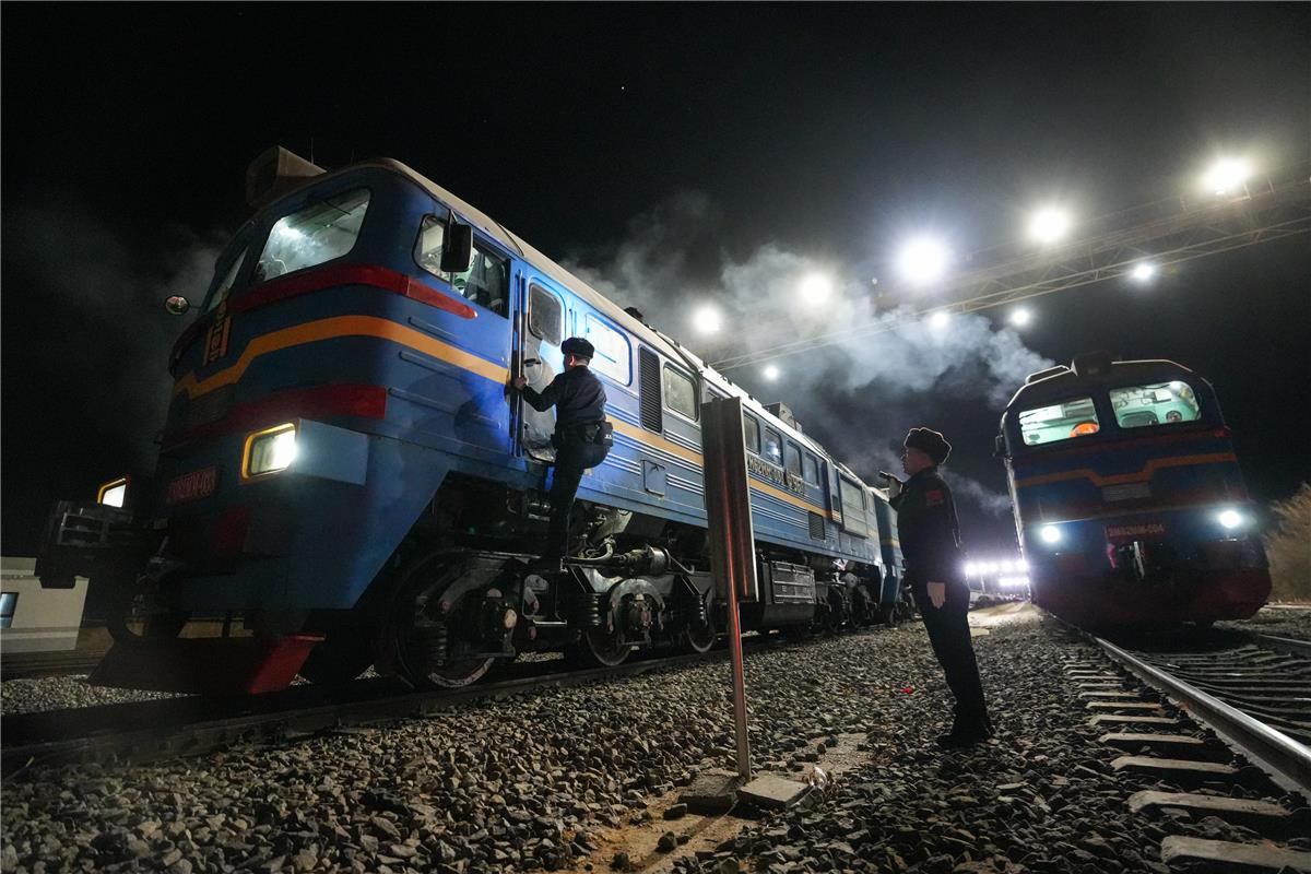 http://www.luanfengxiaz.com/uploads/250208/16-25020Q10033191.JPG