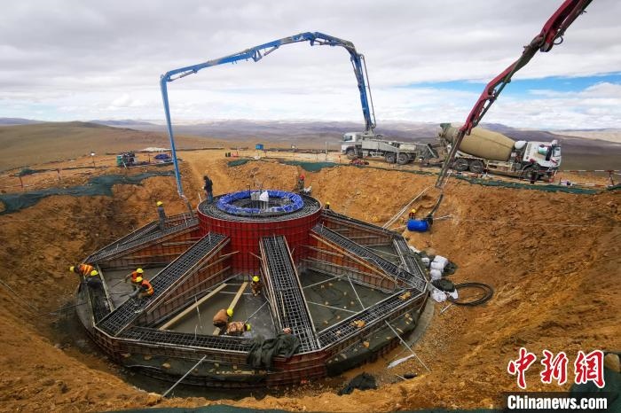 資料圖為該風電場建設現(xiàn)場?！≈袊娊瘓F成都勘測設計研究院有限公司 供圖