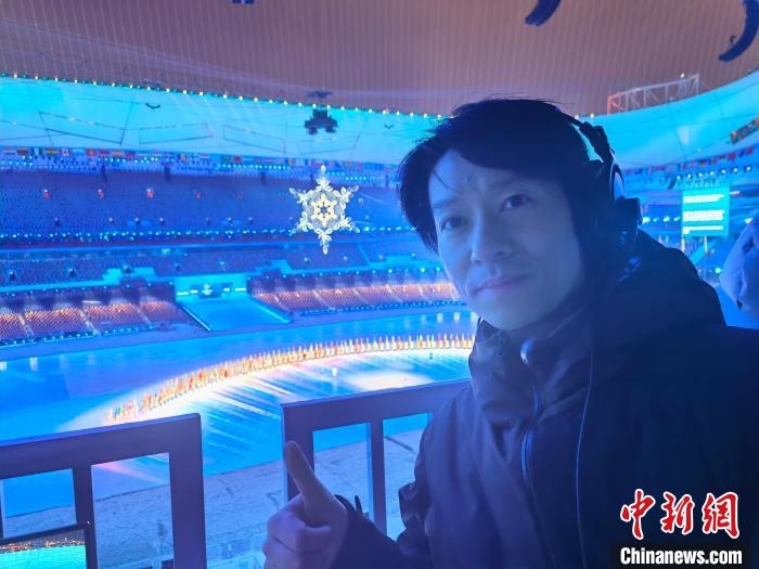 張文海在“鳥巢”內(nèi)?！埼暮?供圖