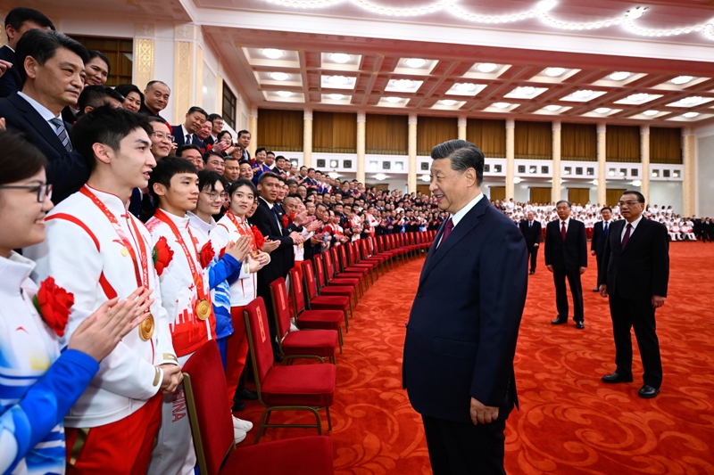 2022年4月8日，習(xí)近平總書記會見北京冬奧會、冬殘奧會突出貢獻(xiàn)集體代表、突出貢獻(xiàn)個人和中國體育代表團(tuán)成員。