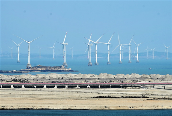 2021年3月9日，三峽福清興化灣海上風(fēng)電場。新華社記者 林善傳 攝