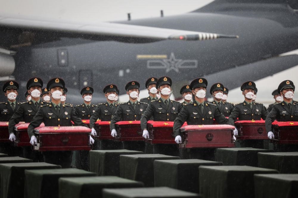 △2022年9月16日，載運著88位在韓中國人民志愿軍烈士遺骸及837件遺物的空軍專機降落在沈陽桃仙國際機場，英雄們回到祖國懷抱。