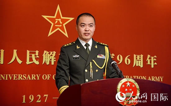 中國(guó)駐瑞典大使館李珂副武官致辭。人民網(wǎng)記者 殷淼攝