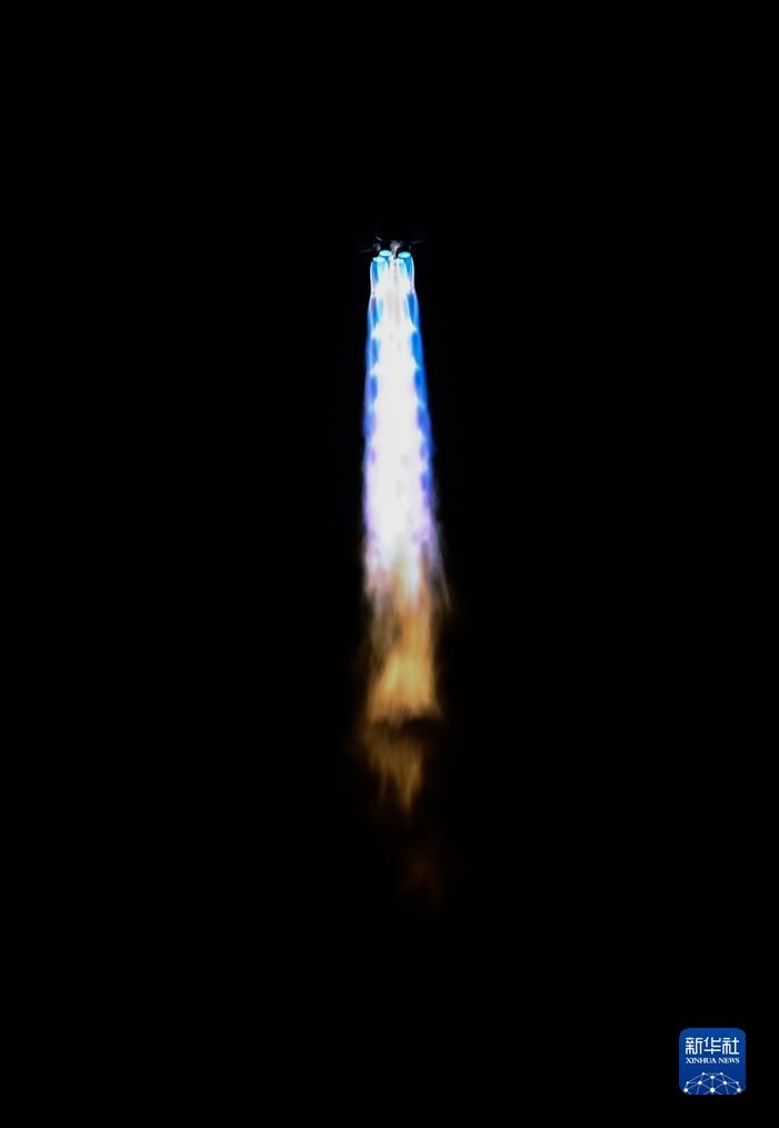 9月7日02時14分，我國在酒泉衛(wèi)星發(fā)射中心使用長征四號丙運載火箭，成功將遙感三十三號03星發(fā)射升空，衛(wèi)星順利進(jìn)入預(yù)定軌道，發(fā)射任務(wù)獲得圓滿成功。新華社發(fā)（汪江波 攝）