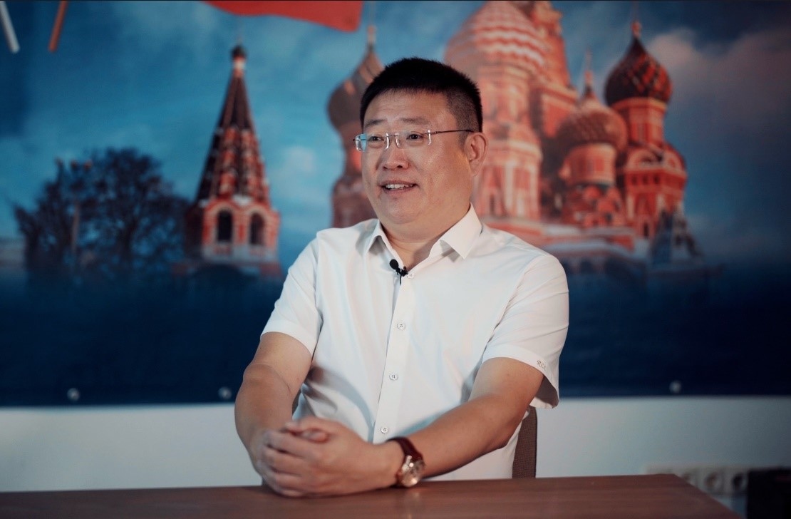 中俄人文合作發(fā)展中心主席尹斌接受人民網(wǎng)記者采訪。人民網(wǎng)記者 馬天翼攝