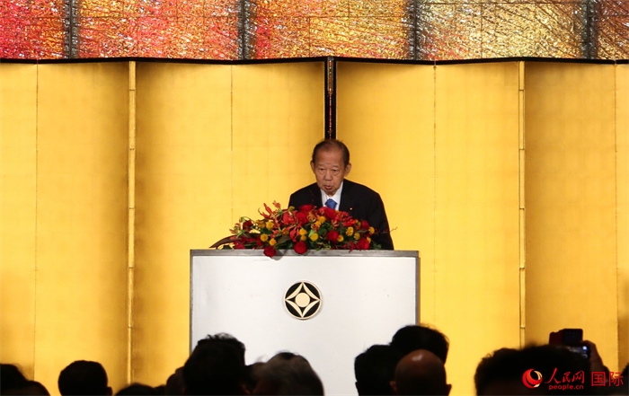 日中友好議員聯(lián)盟會(huì)長(zhǎng)二階俊博發(fā)表致辭。人民網(wǎng) 許可攝