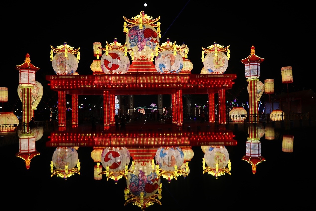 中秋國慶期間，南岳祝融文旅小鎮(zhèn)舉辦祝融花燈節(jié)。曹正平攝