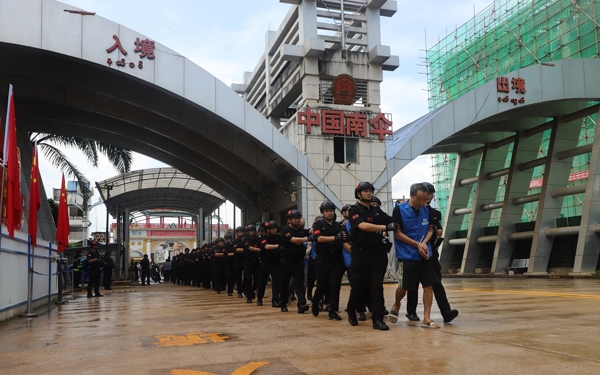 移交現場。公安部供圖