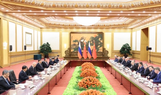 10月18日中午，國家主席習(xí)近平在北京人民大會堂同來華出席第三屆“一帶一路”國際合作高峰論壇的俄羅斯總統(tǒng)普京舉行會談。新華社記者 姚大偉 攝