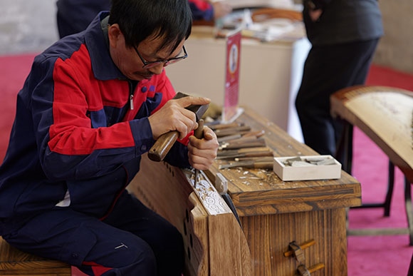 蘭考古箏制作展示。中央音樂學院供圖