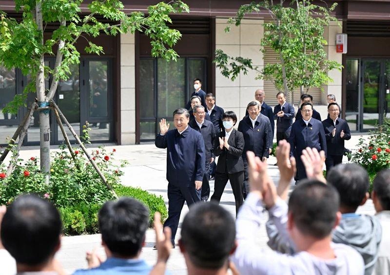 △2023年5月10日，習(xí)近平總書記在河北雄安新區(qū)容東片區(qū)南文營社區(qū)考察。