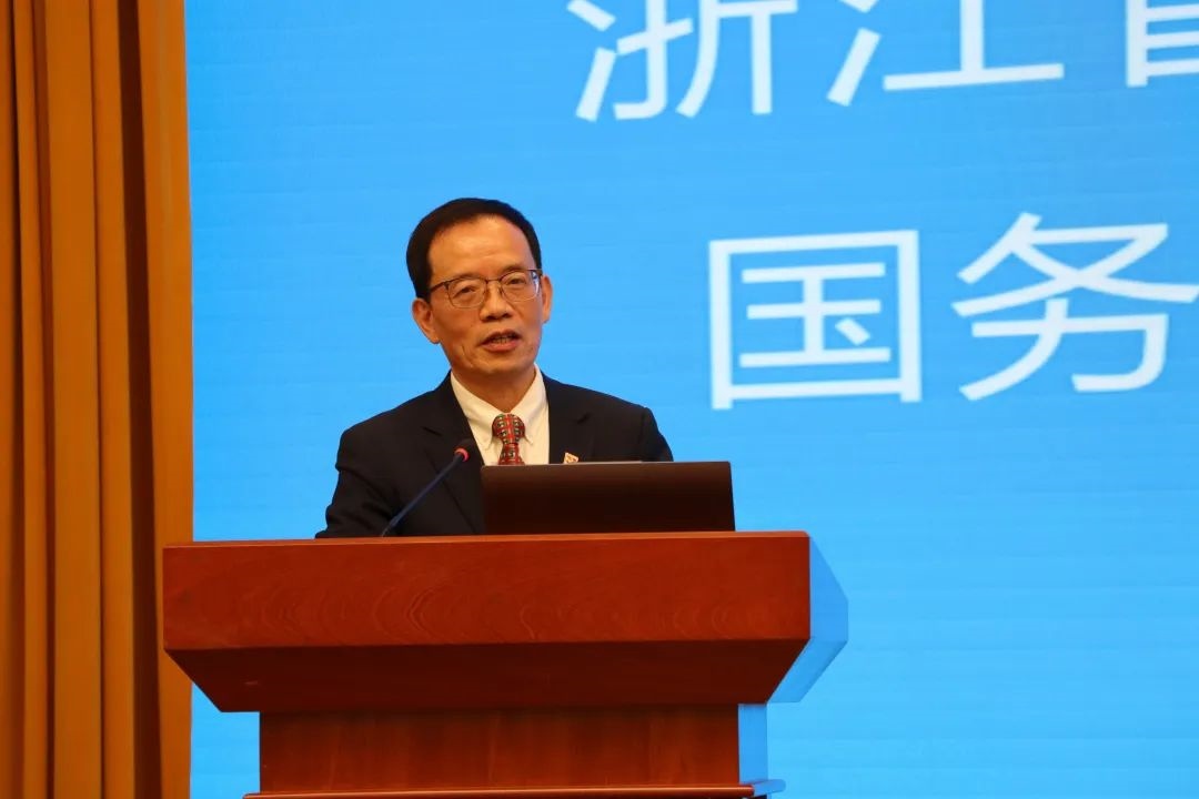 浙江省區(qū)域國別與國際傳播研究智庫聯(lián)盟首席專家、浙江師范大學(xué)非洲區(qū)域國別學(xué)學(xué)部學(xué)術(shù)委員會(huì)常務(wù)副主任劉鴻武致辭。主辦方供圖