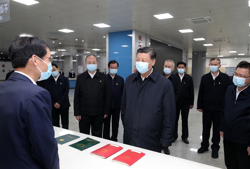 2021年3月23日，習近平在福建三明沙縣農村產(chǎn)權交易中心考察。