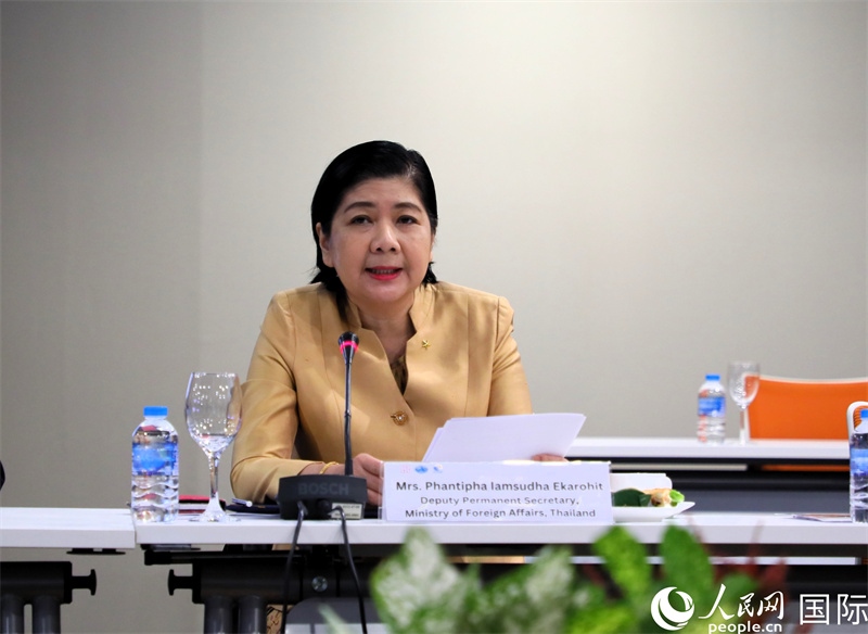 泰國外交部副次長潘提帕作主旨發(fā)言。人民網(wǎng)記者 白元琪攝