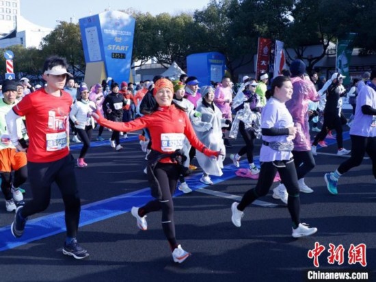 2023杭州馬拉松現(xiàn)場。肖健 攝