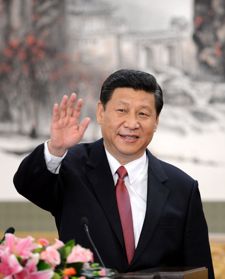 2012年11月15日，剛剛在中共十八屆一中全會上當選中共中央總書記的習(xí)近平在北京人民大會堂同采訪十八大的中外記者親切見面。新華社記者 謝環(huán)馳 攝