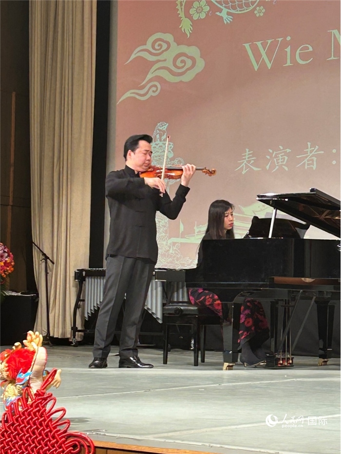 小提琴獨(dú)奏《Wie Melodien zieht es mir》《新春樂(lè)》，表演者：寧峰、韓卉菁（鋼琴伴奏）