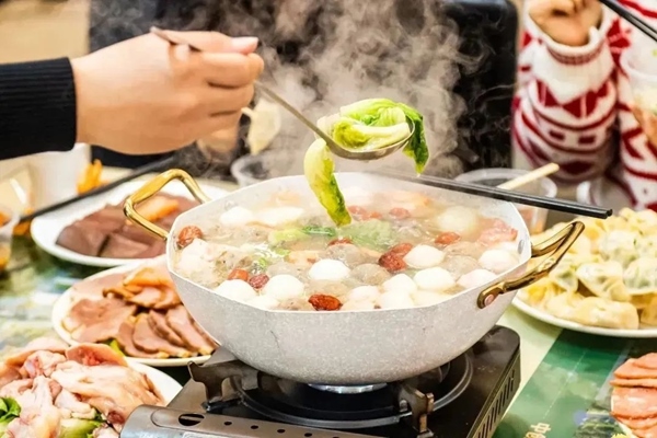 華南理工大學推出火鍋年夜飯。校方供圖