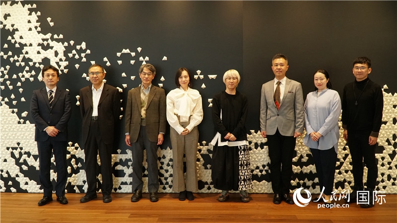 主辦方與嘉賓合影。人民網(wǎng) 蔣曉辰攝