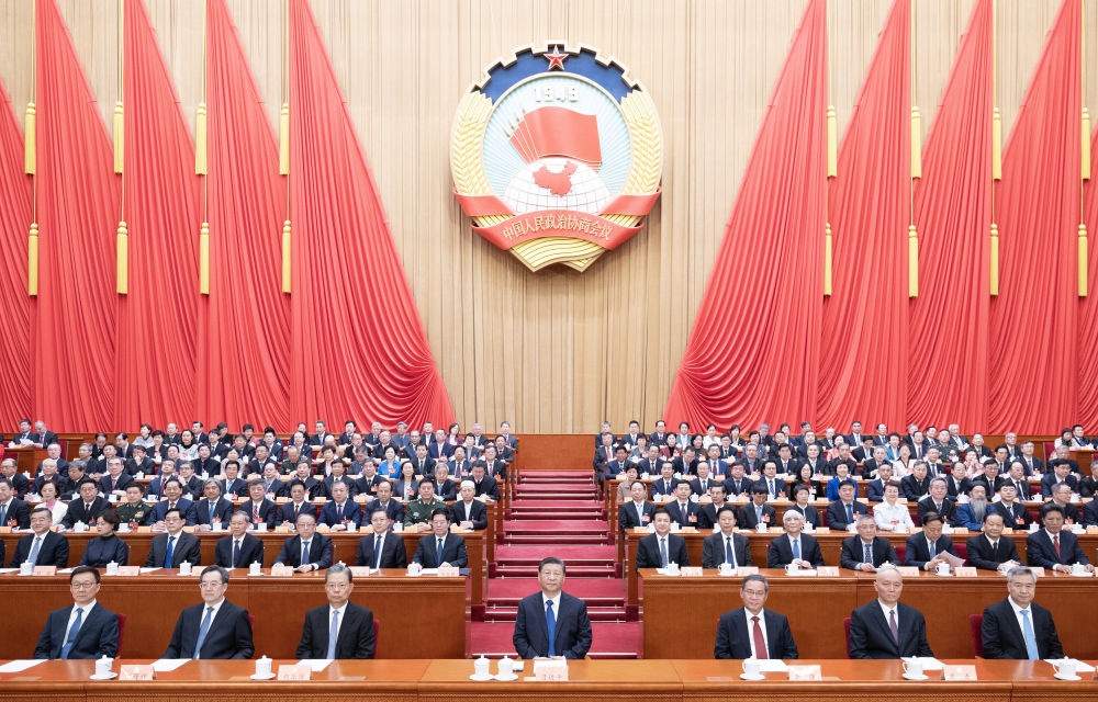 3月10日上午，中國(guó)人民政治協(xié)商會(huì)議第十四屆全國(guó)委員會(huì)第二次會(huì)議在北京人民大會(huì)堂閉幕。這是習(xí)近平、李強(qiáng)、趙樂(lè)際、蔡奇、丁薛祥、李希、韓正在主席臺(tái)就座。王滬寧主持閉幕會(huì)。