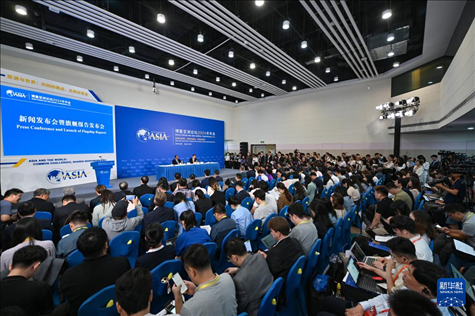這是3月26日拍攝的博鰲亞洲論壇2024年年會(huì)新聞發(fā)布會(huì)現(xiàn)場。新華社記者 郭程 攝