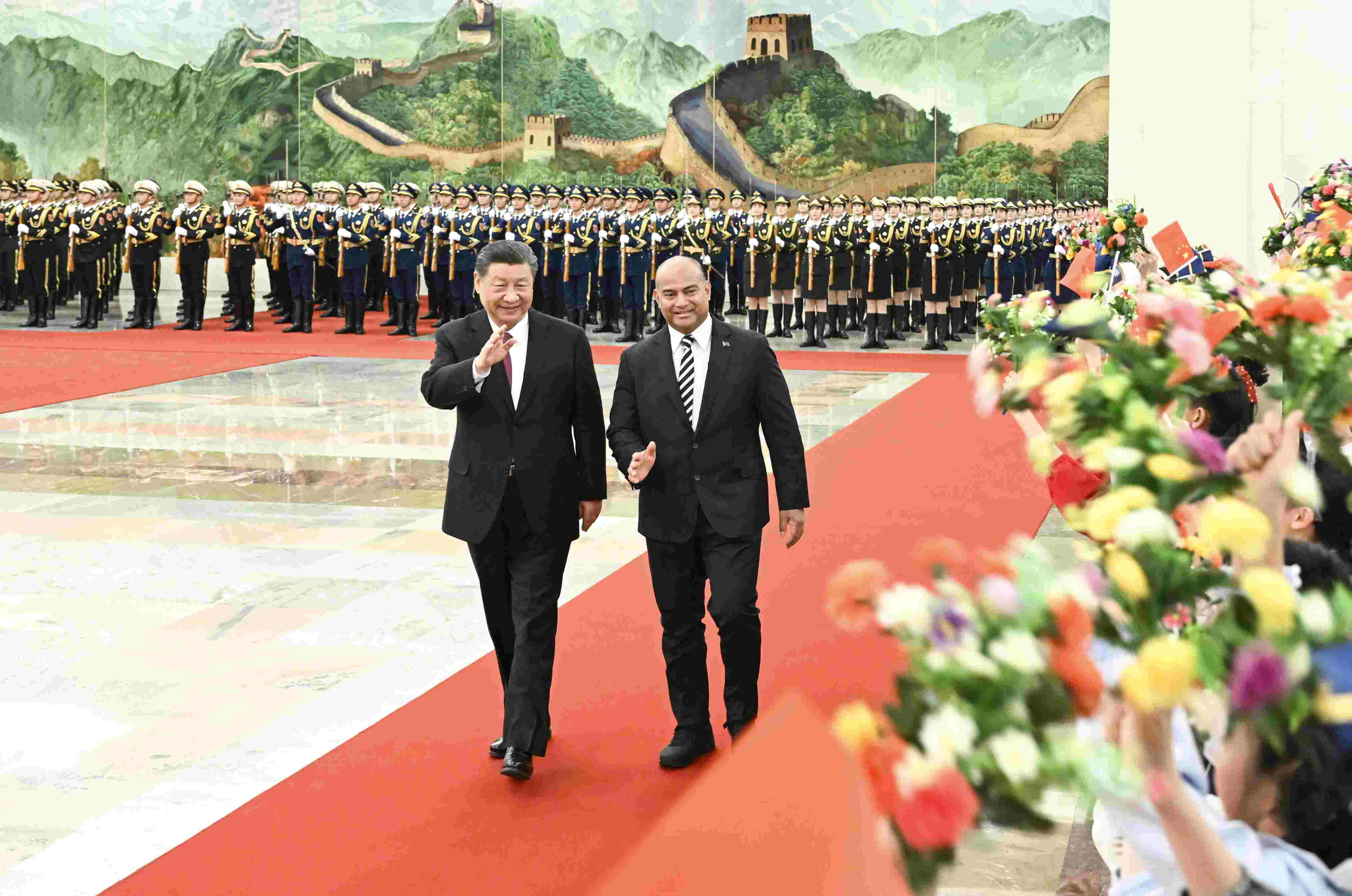 2024年3月25日，習(xí)近平主席在人民大會(huì)堂北大廳為瑙魯總統(tǒng)阿迪昂舉行歡迎儀式。