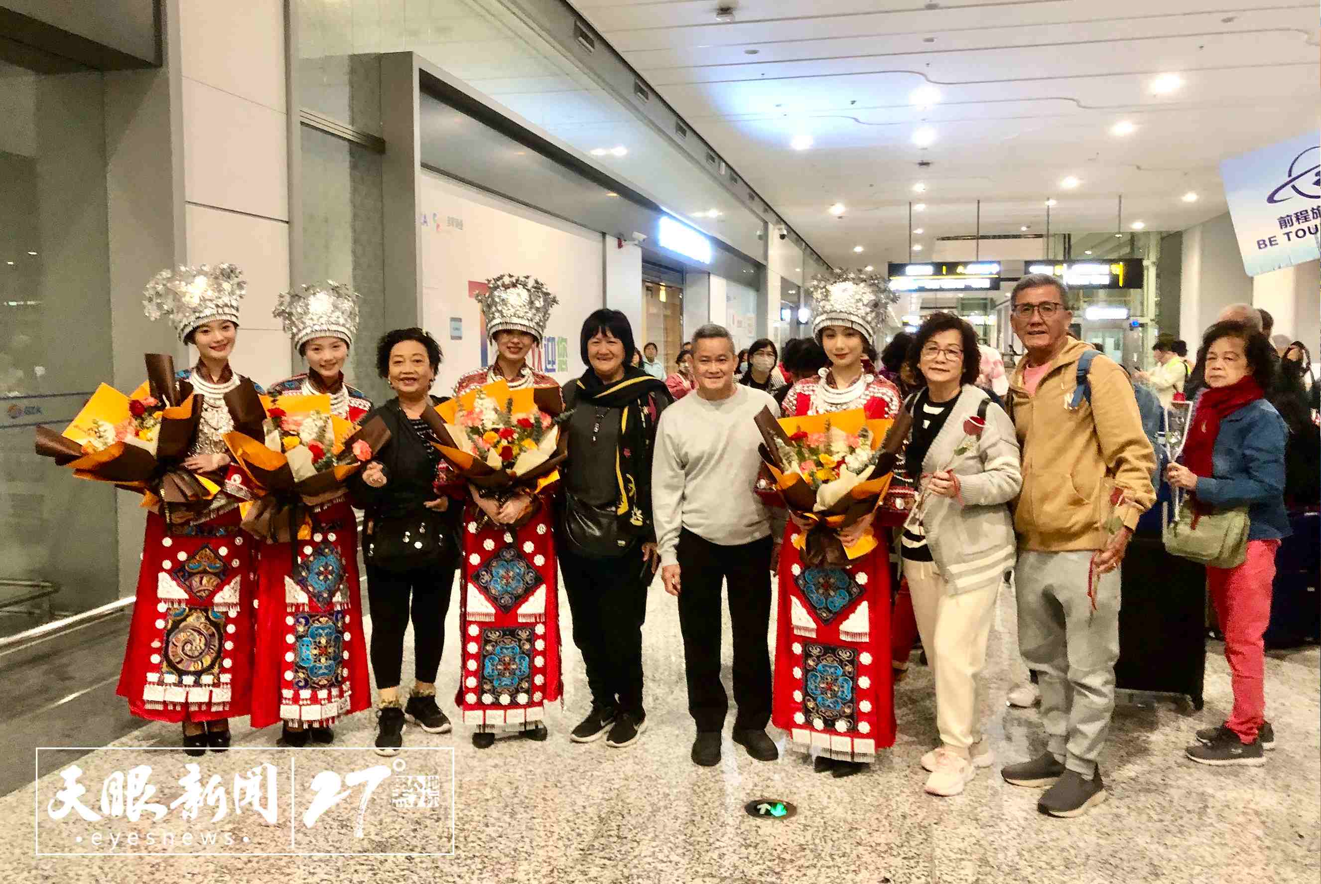 首個來黔旅游馬來西亞包機(jī)團(tuán)抵達(dá)。（圖/劉立超）