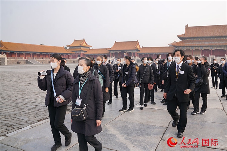 松山芭蕾舞團(tuán)青年代表團(tuán)在故宮參觀。人民網(wǎng)記者 張麗婭攝