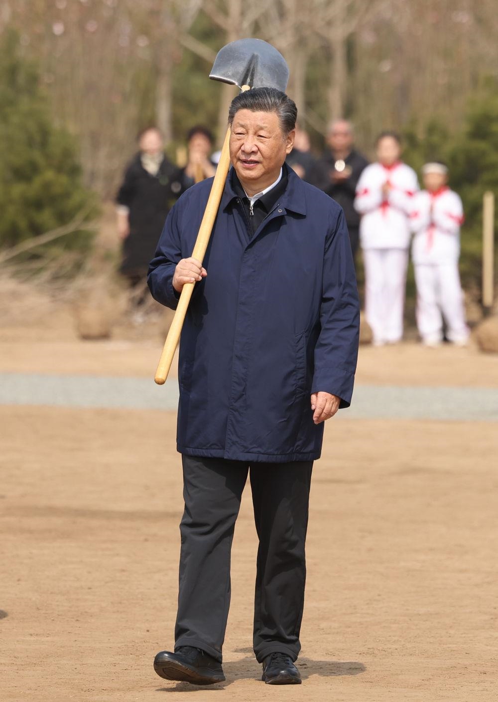 △2024年4月3日，習(xí)近平總書記來到北京市通州區(qū)潞城鎮(zhèn)參加首都義務(wù)植樹活動。