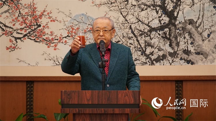 原東京國(guó)際電影節(jié)主席依田巽致祝酒辭。人民網(wǎng) 蔣曉辰攝