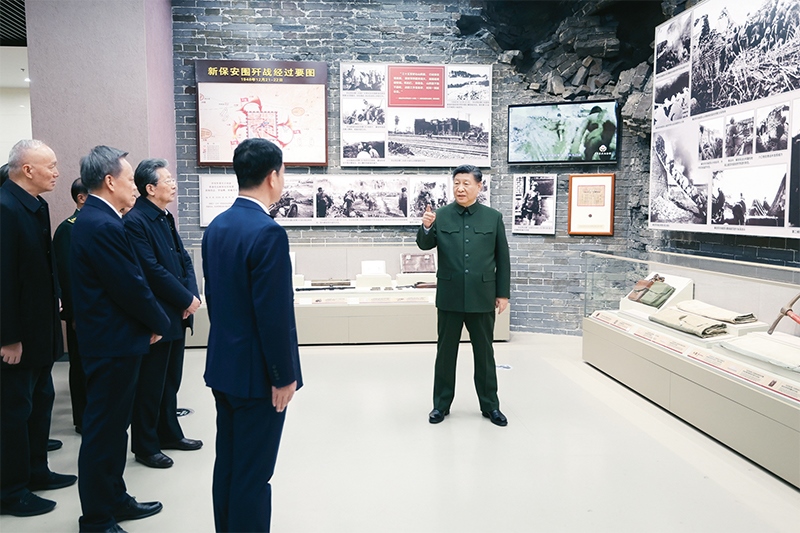2024年2月1日至2日，中共中央總書(shū)記、國(guó)家主席、中央軍委主席習(xí)近平來(lái)到天津，看望慰問(wèn)基層干部群眾。這是2日上午，習(xí)近平在平津戰(zhàn)役紀(jì)念館考察。 新華社記者 鞠鵬/攝