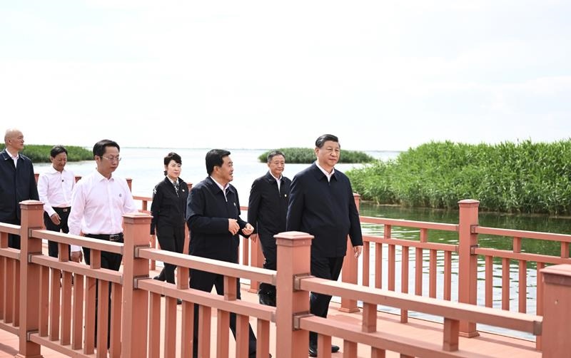 △2023年6月5日，習(xí)近平總書記在烏梁素?？疾臁? width=