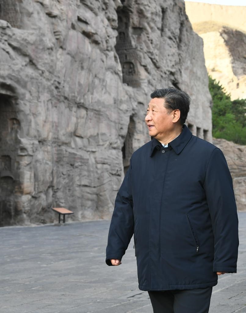 2020年5月11日，習(xí)近平總書(shū)記在山西云岡石窟實(shí)地了解歷史文化遺產(chǎn)保護(hù)情況。新華社記者 謝環(huán)馳 攝
