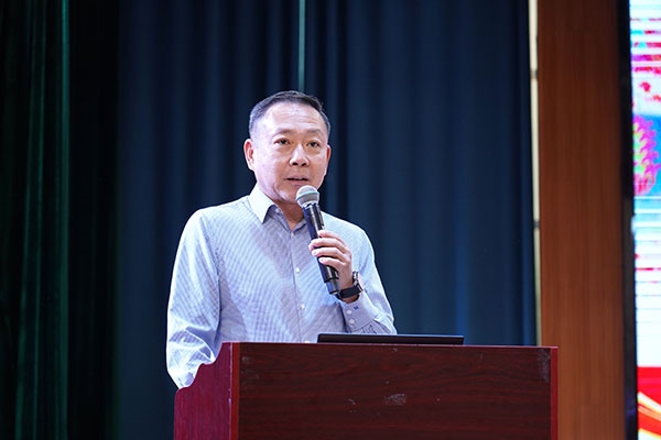 北京大鸞翔宇慈善基金會理事長、周恩來侄外孫沈清講述周恩來的讀書故事。