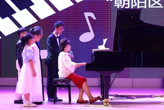 鮑蕙蕎擔(dān)任指導(dǎo)。通過(guò)專家的點(diǎn)評(píng)