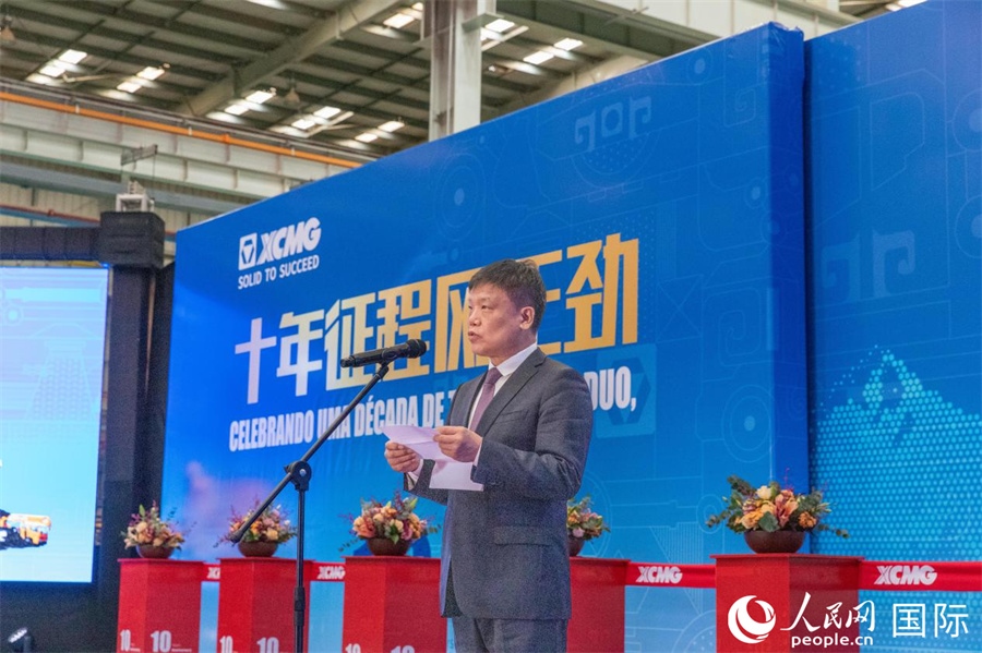 中國貿(mào)促會駐巴西代表處總代表郭英會在致辭中表示，過去十年，中巴經(jīng)貿(mào)關(guān)系迅猛發(fā)展，數(shù)百家中國企業(yè)進入巴西，投資巴西，為巴西的經(jīng)濟建設(shè)貢獻中國企業(yè)的力量。 人民日報社拉美中心分社 威廉·科埃略·維亞納攝