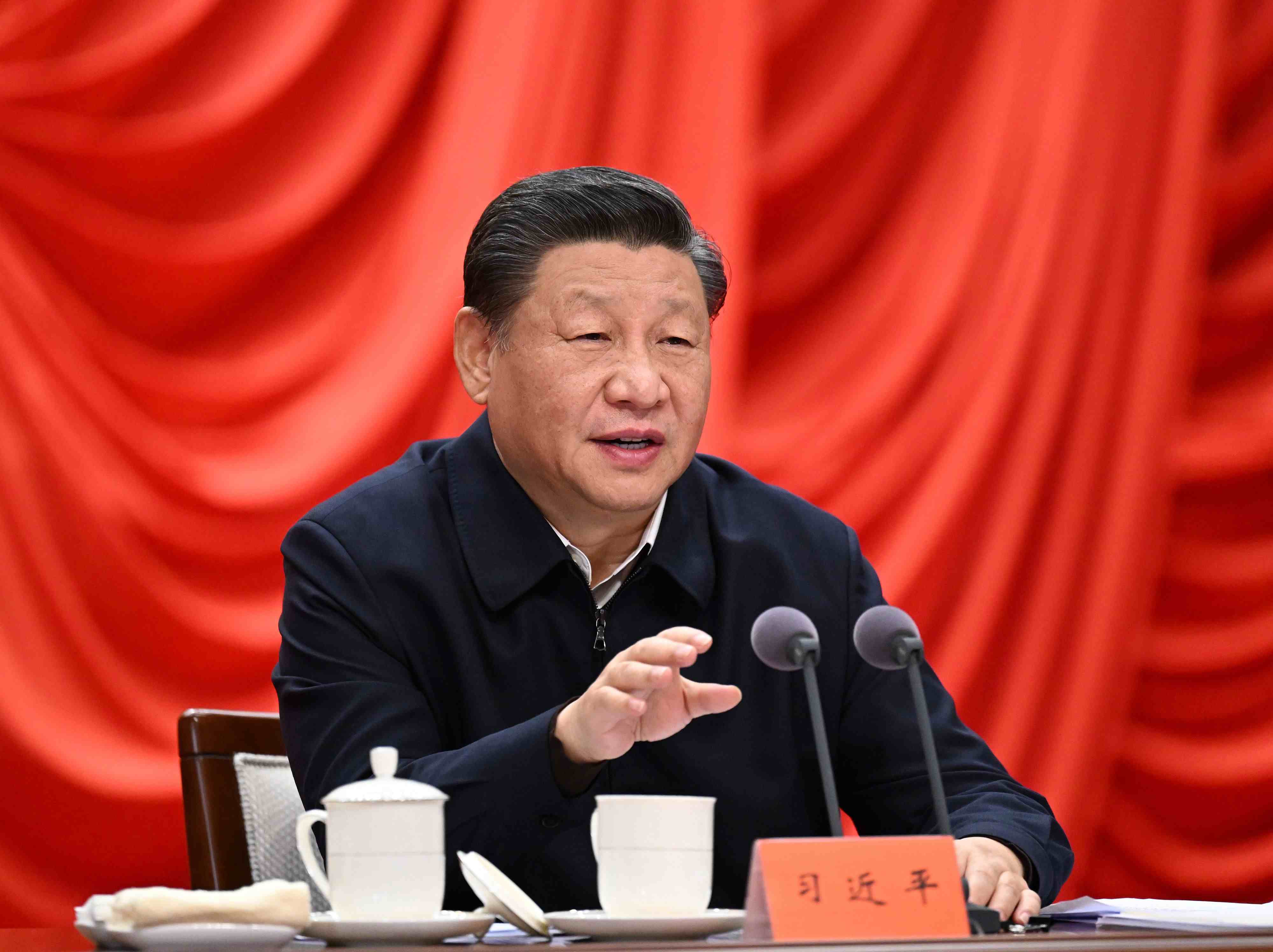 △ 2022年1月11日，習(xí)近平總書(shū)記在省部級(jí)主要領(lǐng)導(dǎo)干部學(xué)習(xí)貫徹黨的十九屆六中全會(huì)精神專(zhuān)題研討班開(kāi)班式上發(fā)表重要講話，強(qiáng)調(diào)全黨同志都要明大德、守公德、嚴(yán)私德。