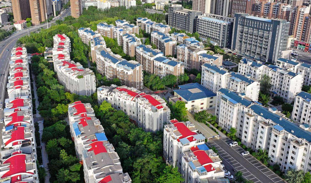 6月19日拍攝的長(zhǎng)城花園社區(qū)（無人機(jī)照片）。