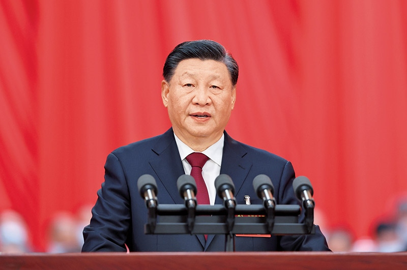 2022年10月16日，中國共產黨第二十次全國代表大會在北京人民大會堂開幕。習近平代表第十九屆中央委員會向大會作報告。 新華社記者 姚大偉/攝