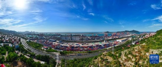 這是6月26日拍攝的中哈連云港物流合作基地（無人機(jī)照片）。新華社記者 季春鵬 攝