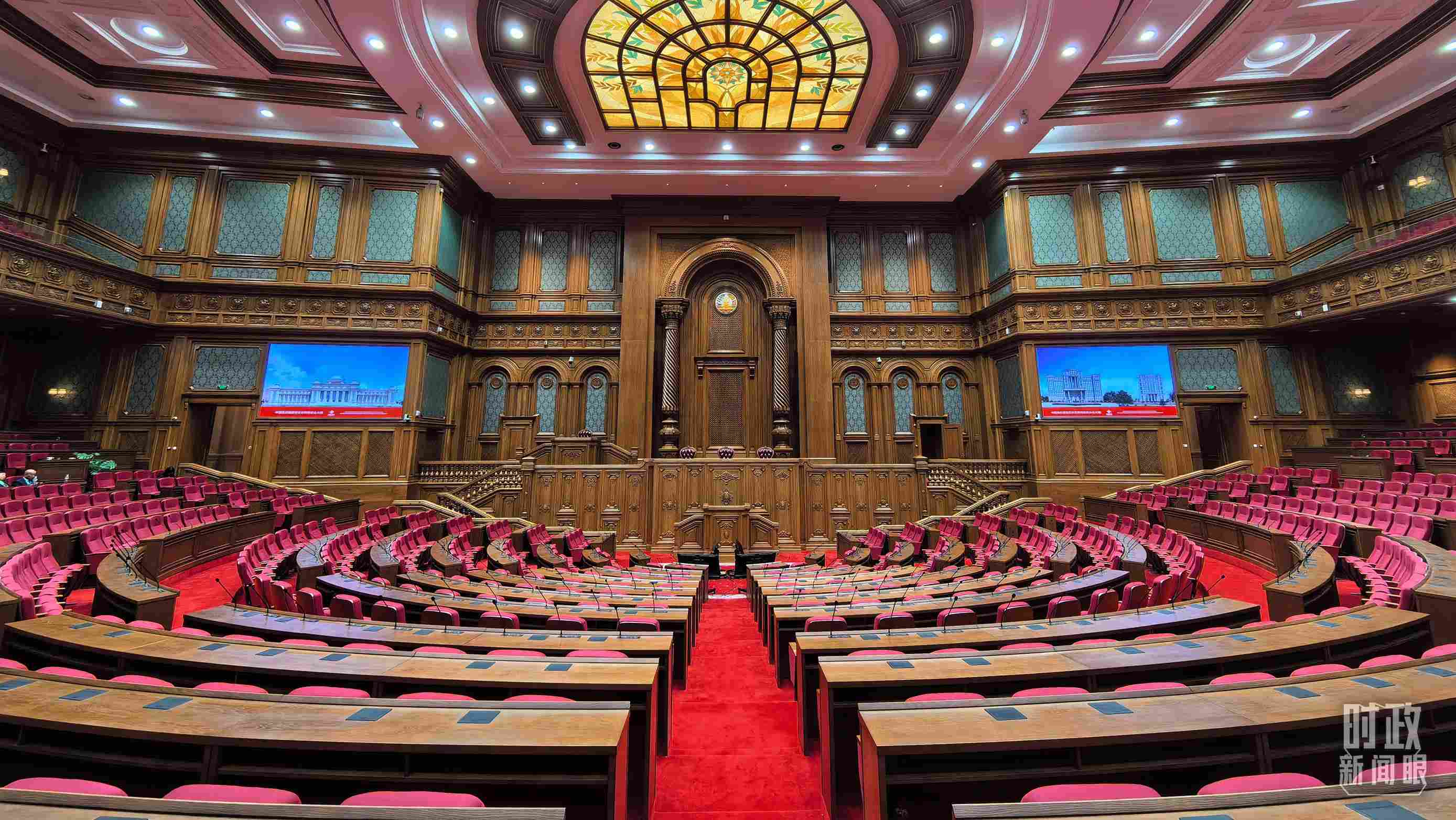 △中方援建塔議會(huì)大樓內(nèi)的聯(lián)席議會(huì)廳。（總臺(tái)央視記者陸泓宇拍攝）
