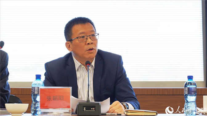 張朝陽代會長做協(xié)會上半年工作匯報。人民網(wǎng) 劉暢攝
