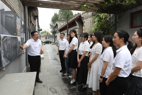 北京大中小學(xué)思政教師赴實(shí)踐教學(xué)基地現(xiàn)場(chǎng)備課。北京市教委供圖
