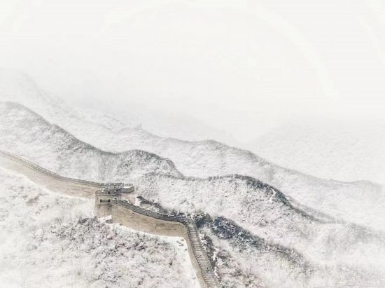 朱銳拍攝的長(zhǎng)城雪景。（受訪者供圖）