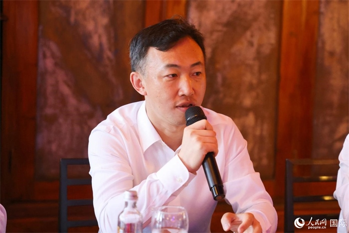 中國駐里約熱內(nèi)盧代總領(lǐng)事王海濤在座談會(huì)上致辭。人民網(wǎng)記者 陳海琪攝