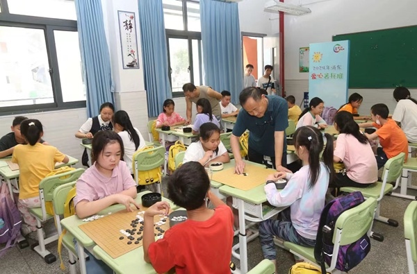 暑托班圍棋課。