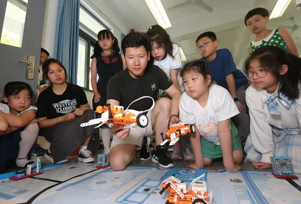 暑托班智能小車課。