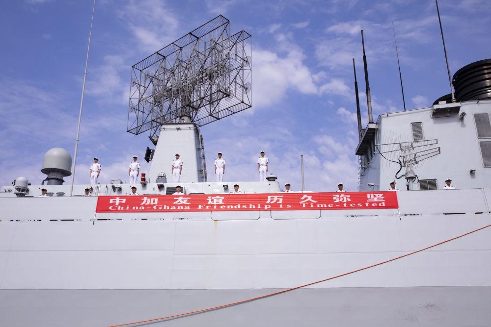 2023年6月27日，中國(guó)海軍第43批護(hù)航編隊(duì)抵達(dá)加納特馬港碼頭，開(kāi)始對(duì)加納進(jìn)行為期4天的友好訪問(wèn)。