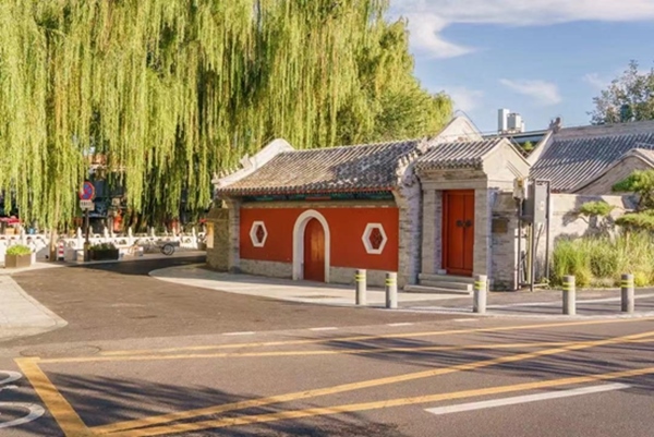 北京建筑大學(xué)古建保護(hù)與利用專業(yè)師生對北京德勝門內(nèi)大街開展空間品質(zhì)綜合提升項目，圖為項目竣工后的實景圖。校方供圖
