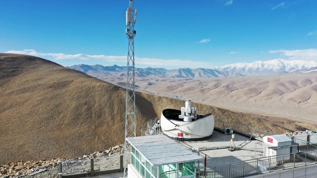 正在運行的塔縣星地激光通信地面站。（中國科學院空天信息創(chuàng)新研究院供圖）